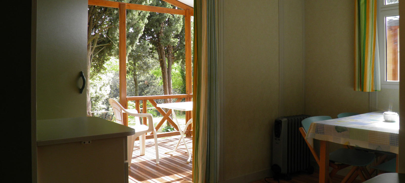 Allotjaments Càmping Begur bungalow interior