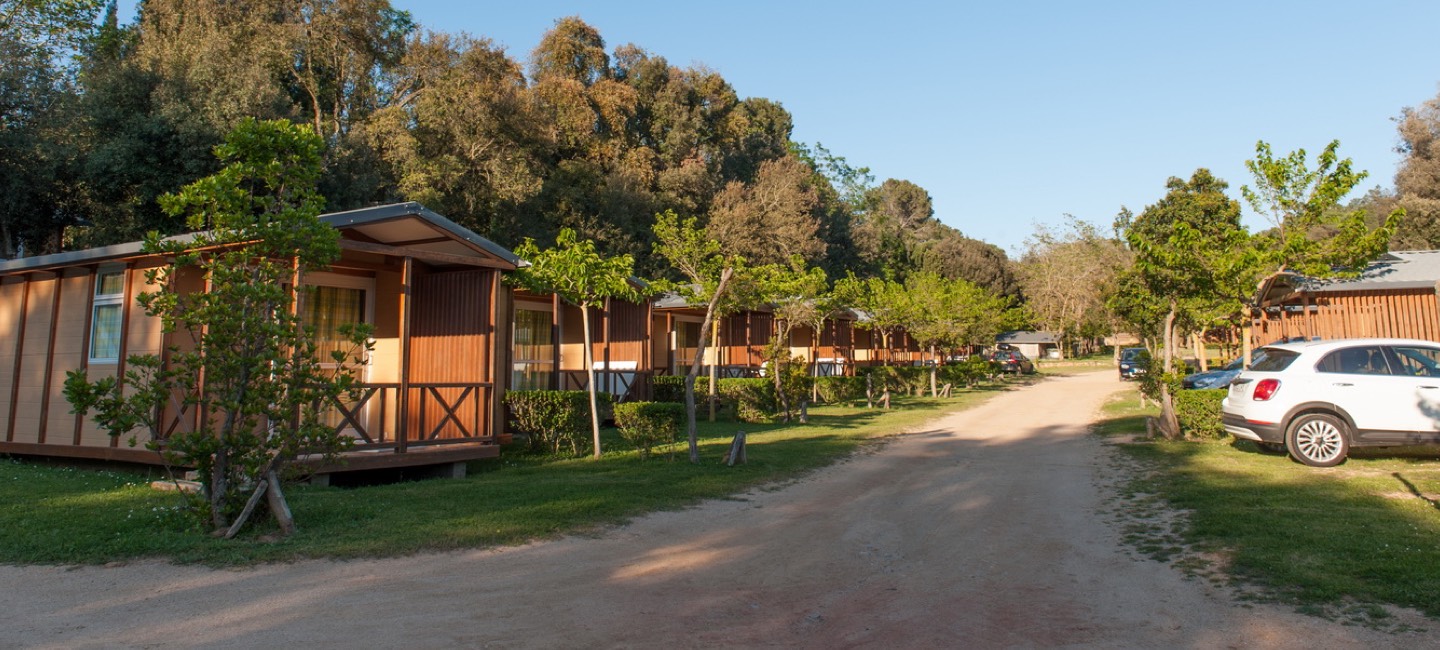 Vista dels bungalows 4 pax al Càmping Begur