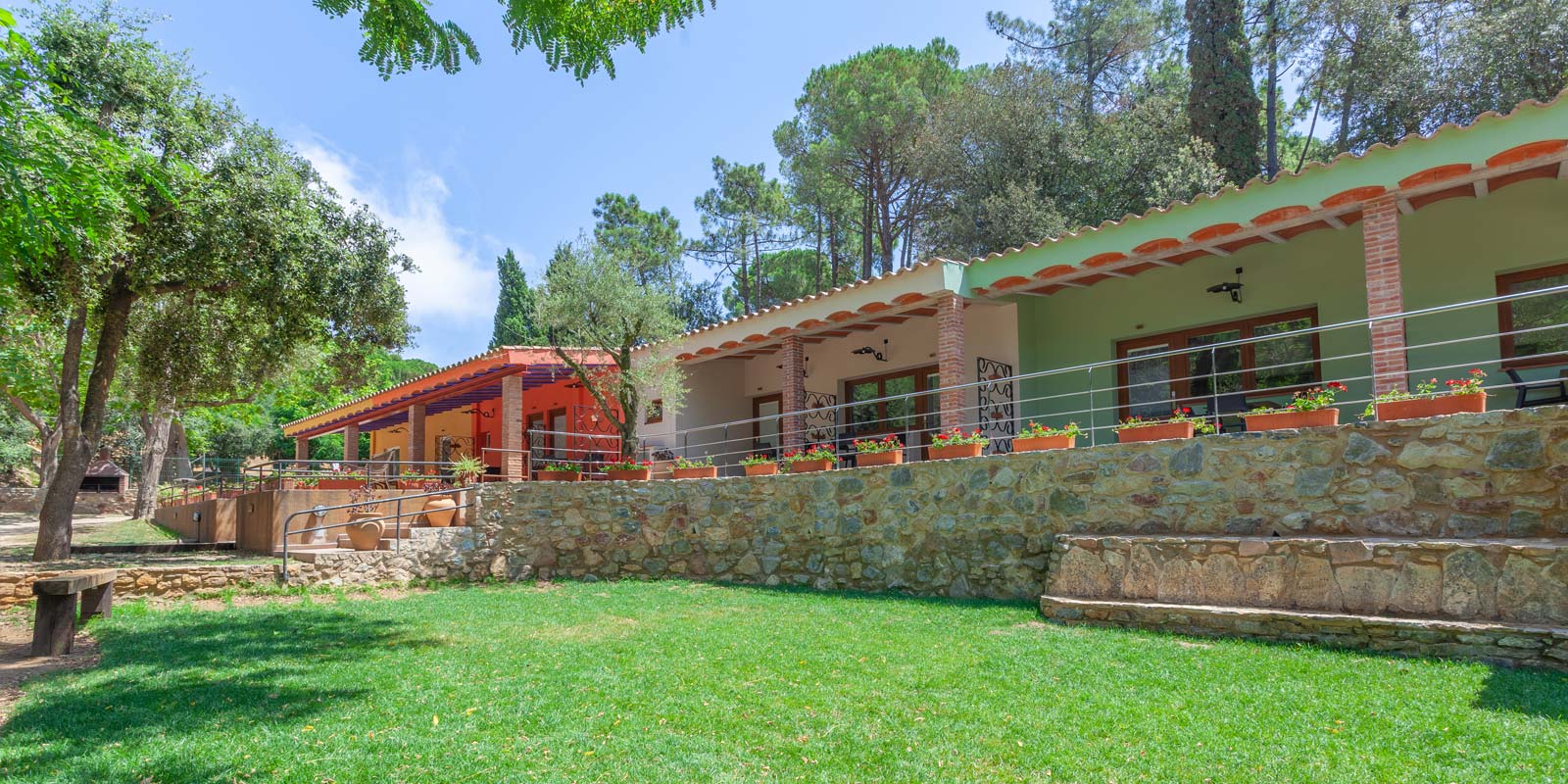 Allotjaments Estudis Ses Orats al Càmping Begur
