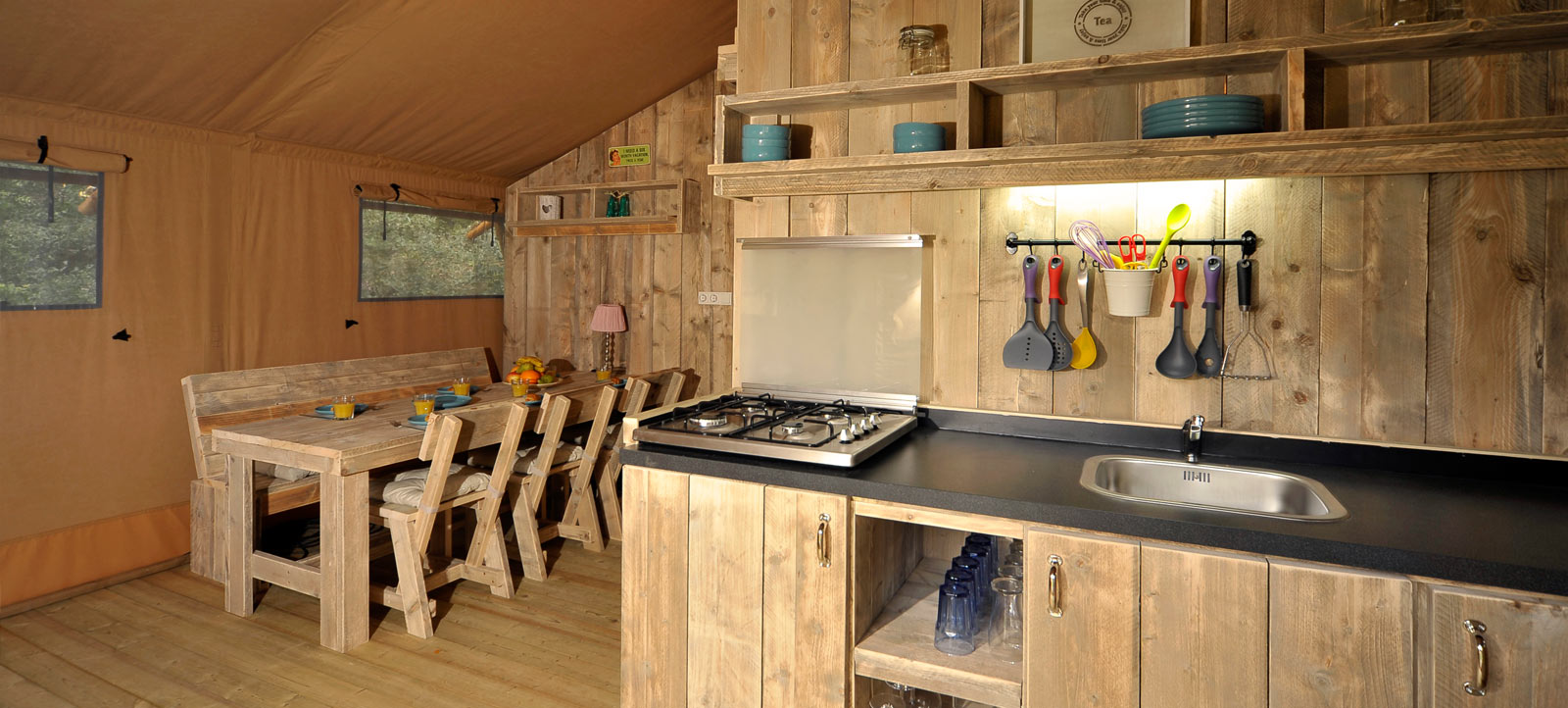 Allotjaments Luxury Tenten Glamping al Càmping Begur vista interior