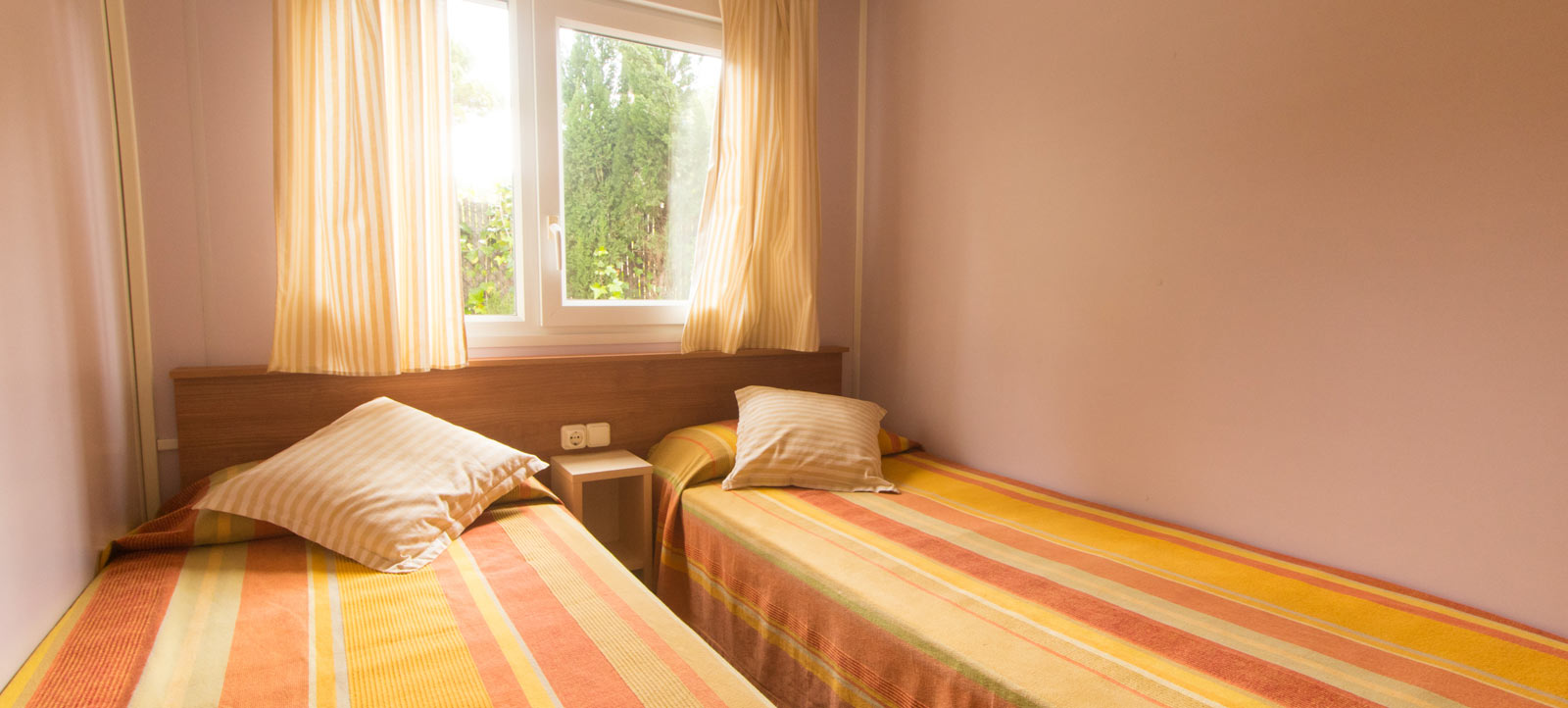 Allotjaments Camping Begur mobile home 2 pax habitació interior