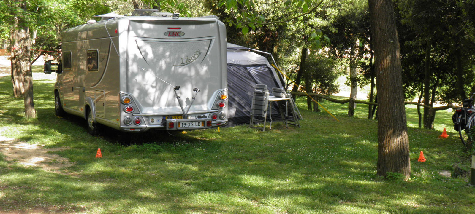 Parcel·la Càmping Begur amb caravana